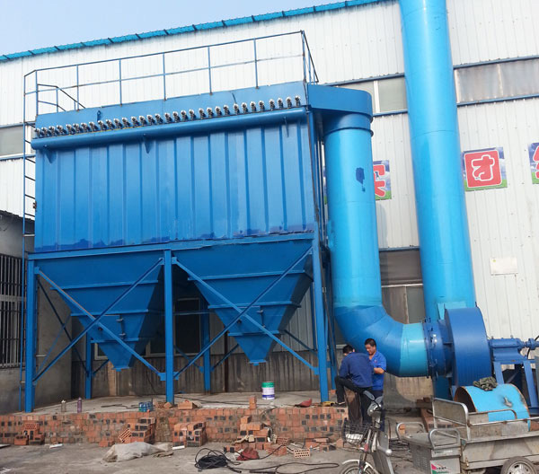 BMC型分室側(cè)噴反吹風(fēng)扁袋除塵器 BMC型分室側(cè)噴反吹風(fēng)扁袋除塵器